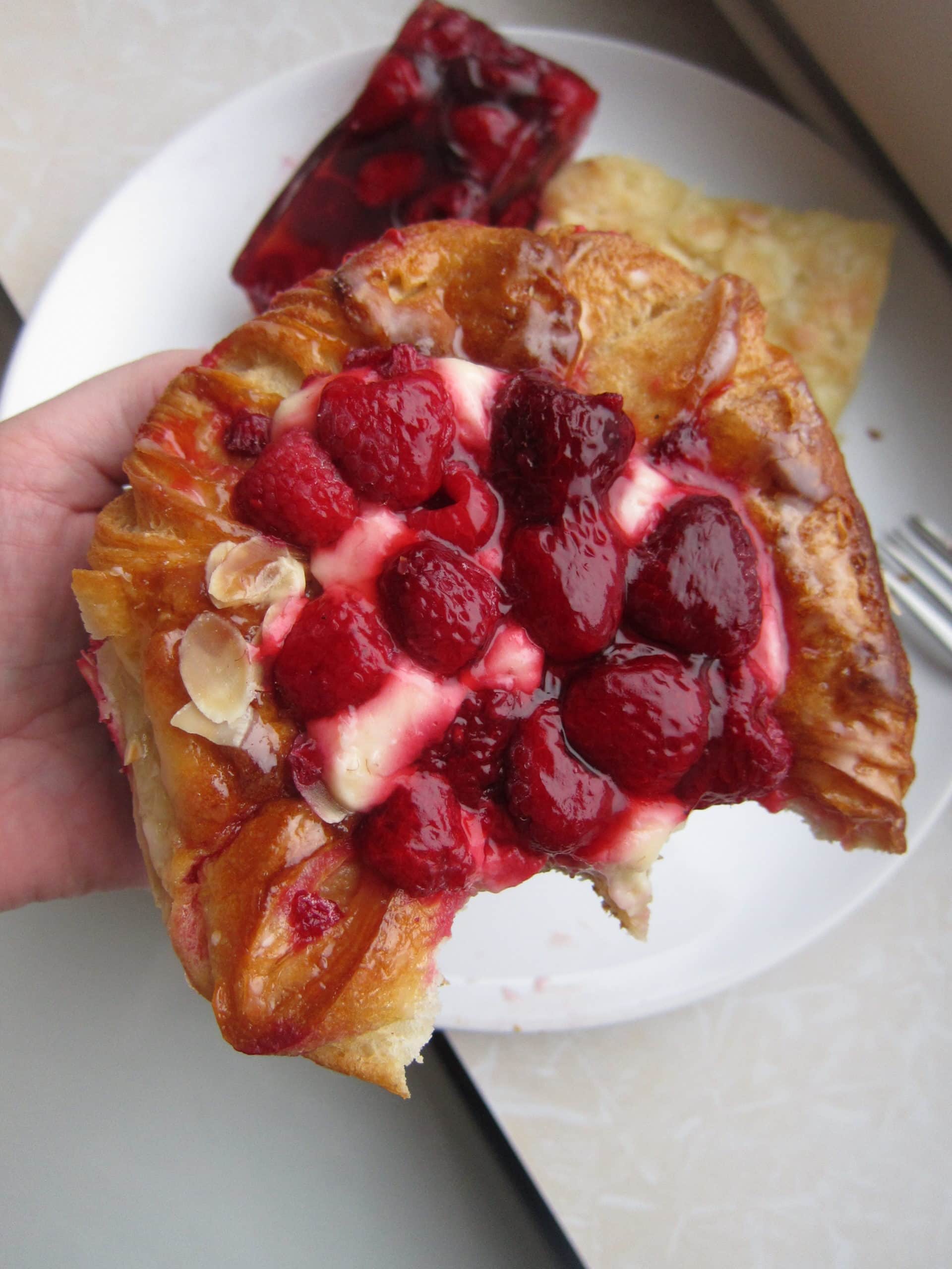 strawberry cream pastry 