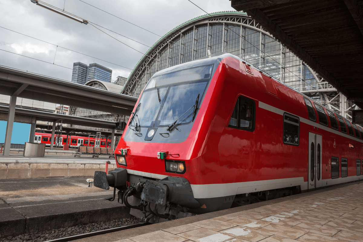 Frankfurt train in station