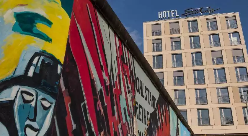 Schulz Hotel Berlin Wall at the East Side Gallery