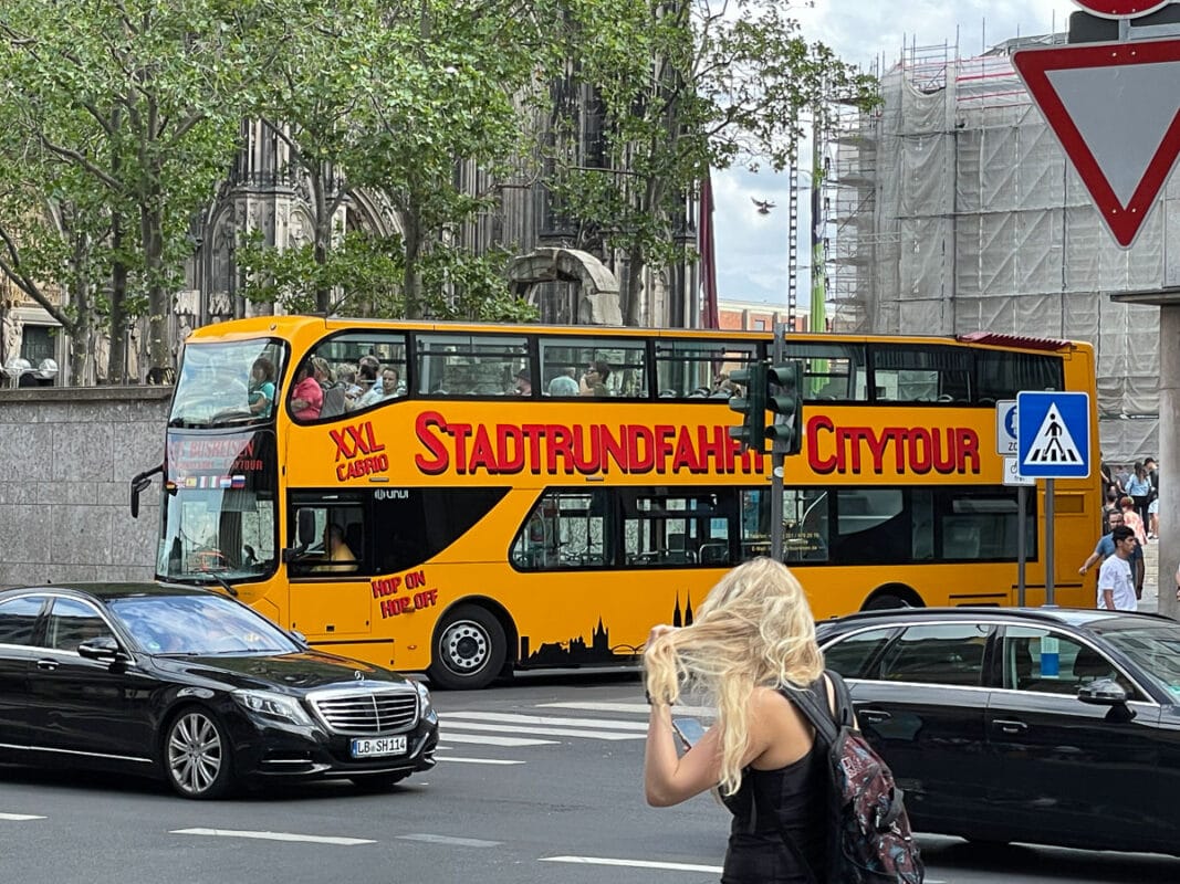 HOHO bus