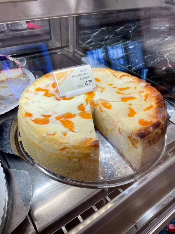 cheesecake with mandarines 