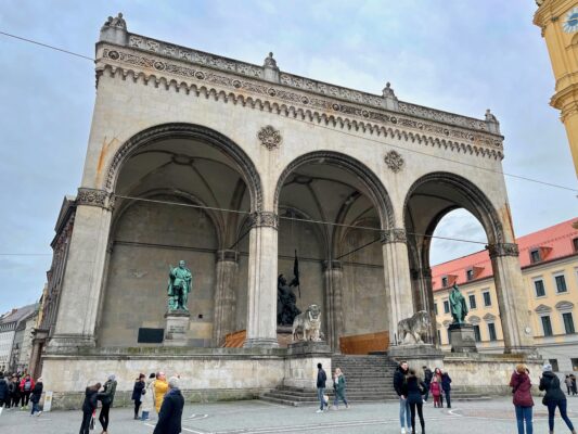 Feldherrnhalle, Munich