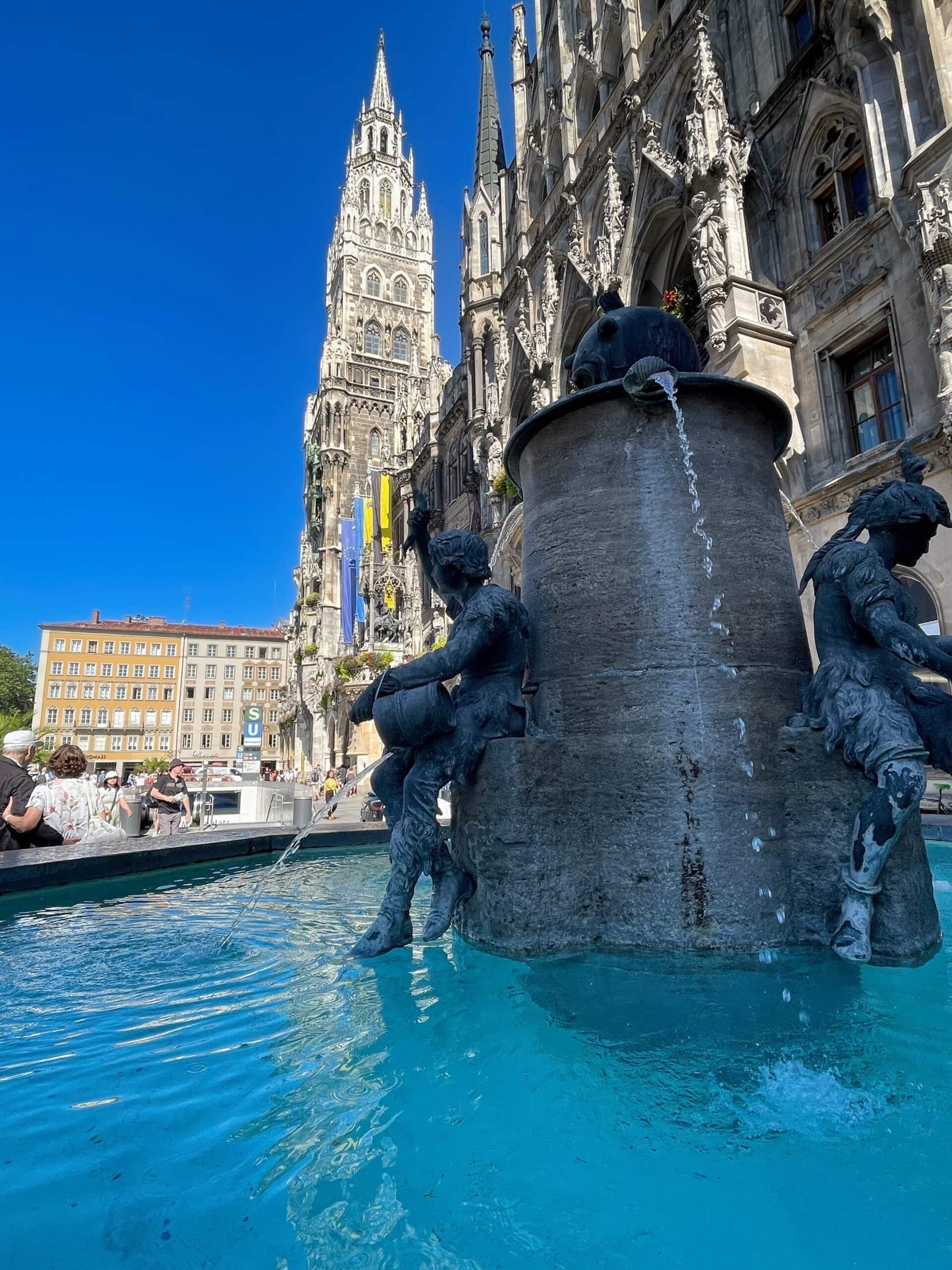Fish Fountain (Fischbrunnen), Munich